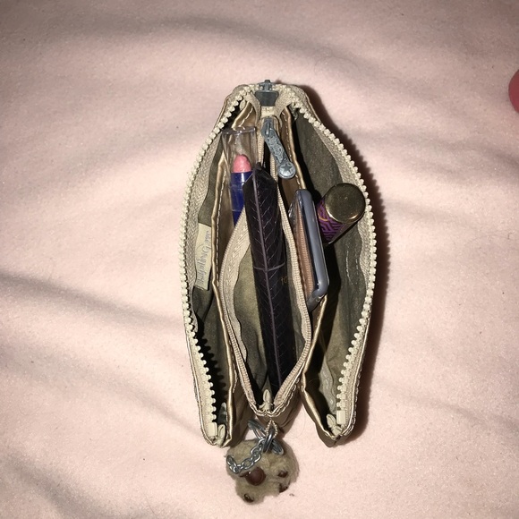 Large Pouch - Picture 5 of 6